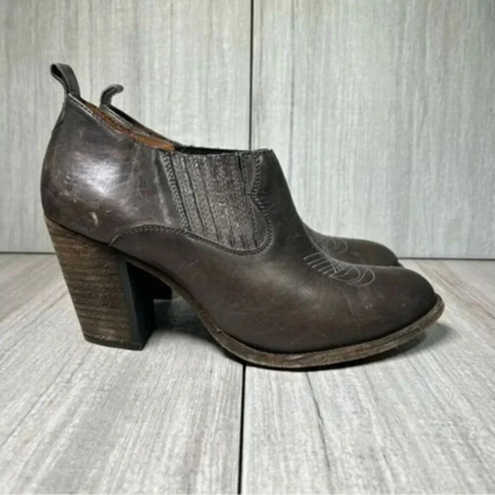 RARE Frye Llana Shootie Western Ankle Bootie Block Heel Boot Women’s Size 9.5